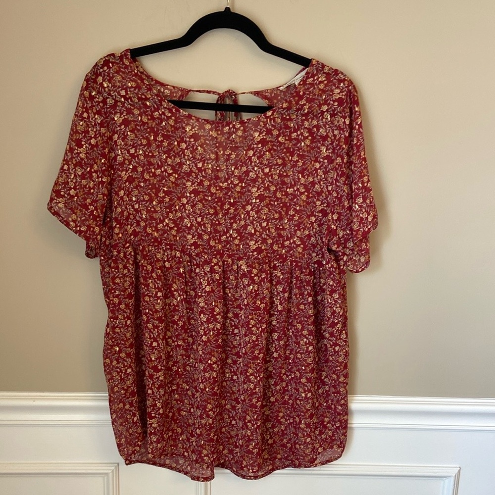 Cozy‎ Casual Semi Sheer Floral Blouse with Metallic Detail, Large, NWOT